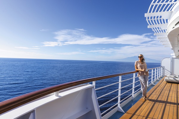 RSSC Seven Seas Grandeur, Master Suite 0.jpg